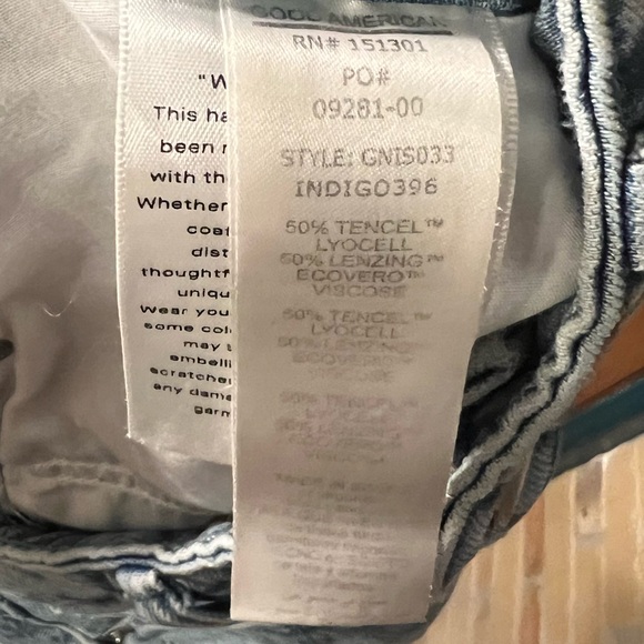 Good American Light Blue Distressed Jean Shorts - Picture 5 of 5